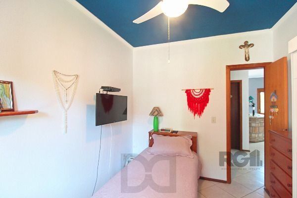Casa em Porto Alegre, no bairro Hípica, com 3 dormitório(s), e 2 banheiros, à venda. — foto 19