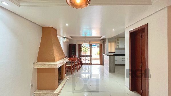 Casa em Porto Alegre, no bairro Hípica, com 3 dormitório(s), e 3 banheiros, à venda. — foto 9