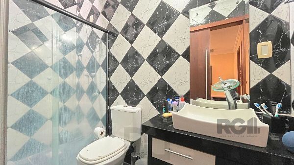 Casa em Porto Alegre, no bairro Hípica, com 3 dormitório(s), e 3 banheiros, à venda. — foto 30