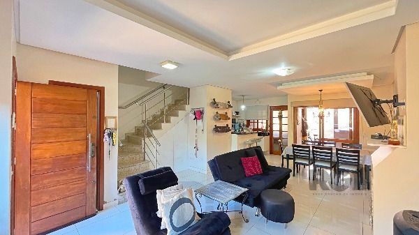 Casa em Porto Alegre, no bairro Hípica, com 3 dormitório(s), e 3 banheiros, à venda. — foto 4