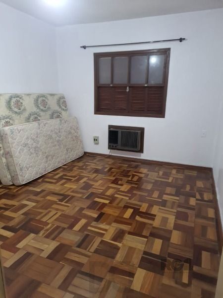 Casa em Porto Alegre, no bairro Vila Nova, com 4 dormitório(s), e 4 banheiros, à venda. — foto 11