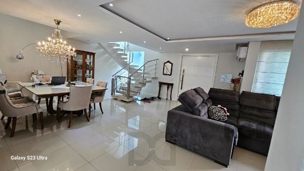 Casa em Porto Alegre, no bairro Hípica, com 3 dormitório(s), e 3 banheiros, à venda. — foto 15