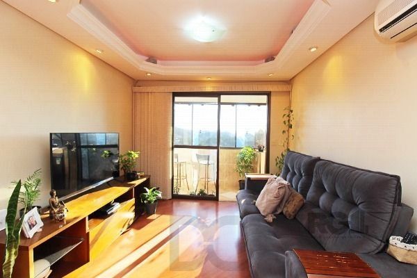 Apartamento em Porto Alegre, no bairro Nonoai, com 3 dormitório(s), com uma suíte e 1 banheiro, à venda. — foto 6