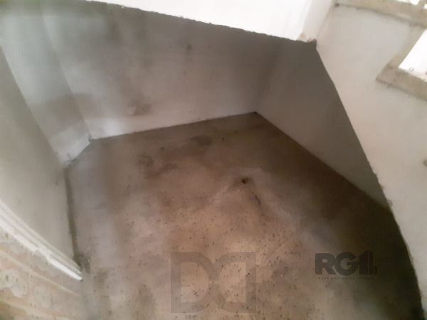 Casa em Porto Alegre, no bairro Cristal, com 4 dormitório(s), e 4 banheiros, à venda. — foto 16