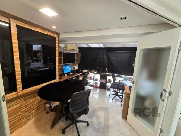 Apartamento em Porto Alegre, no bairro Auxiliadora, com 4 dormitório(s), e 4 banheiros, à venda. — foto 15