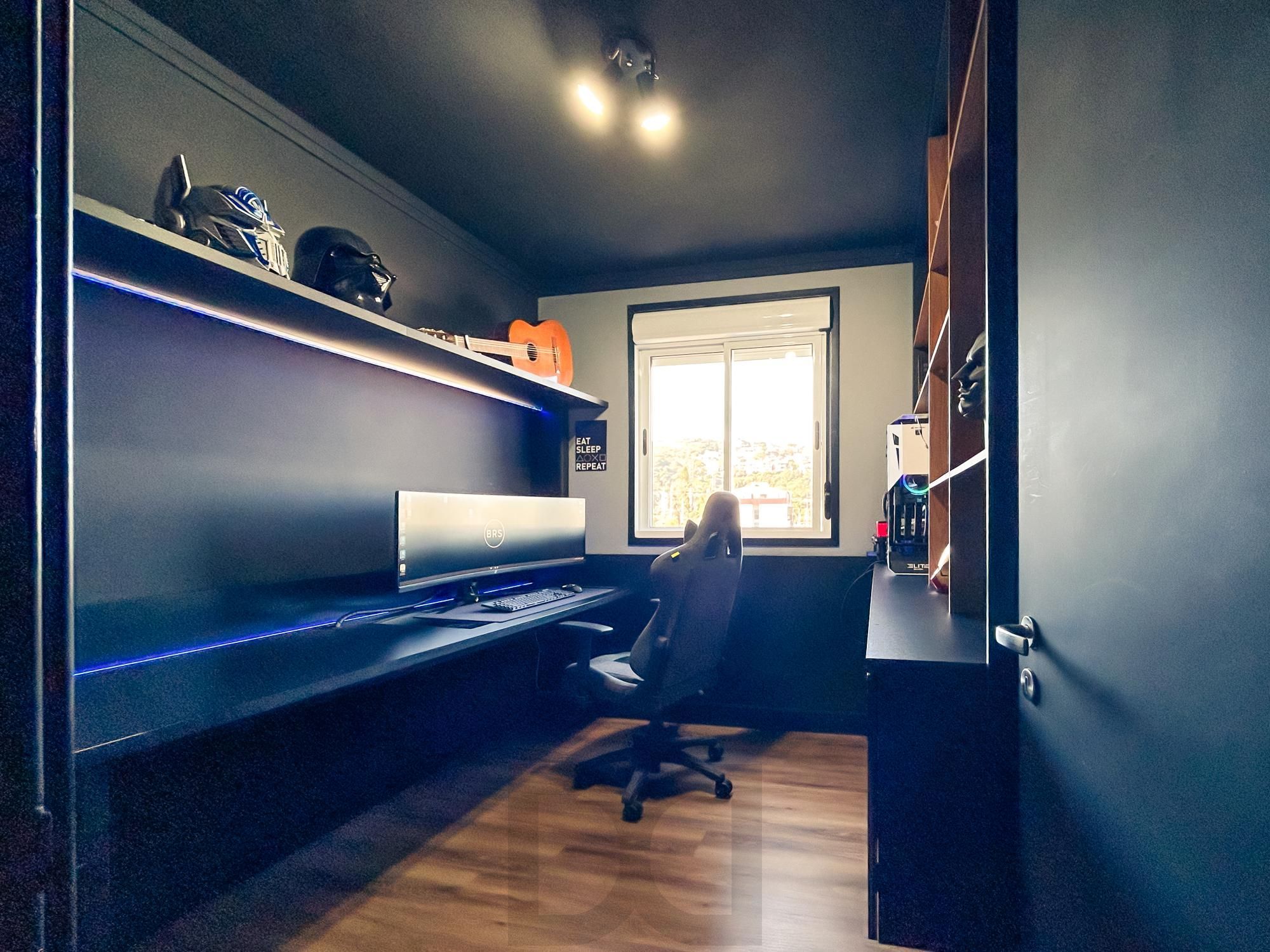 Apartamento mobiliado de 2 dormitórios com 1 suíte no bairro Cristal — foto 22