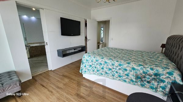 Casa em Porto Alegre, no bairro Hípica, com 3 dormitório(s), e 3 banheiros, à venda. — foto 38