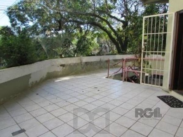 Casa em Porto Alegre, no bairro Nonoai, com 4 dormitório(s), e 4 banheiros, à venda. — foto 8