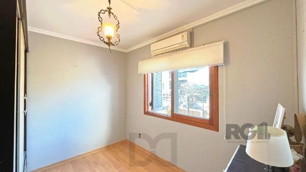Casa em Porto Alegre, no bairro Espírito Santo, com 3 dormitório(s), e 3 banheiros, à venda. — foto 24
