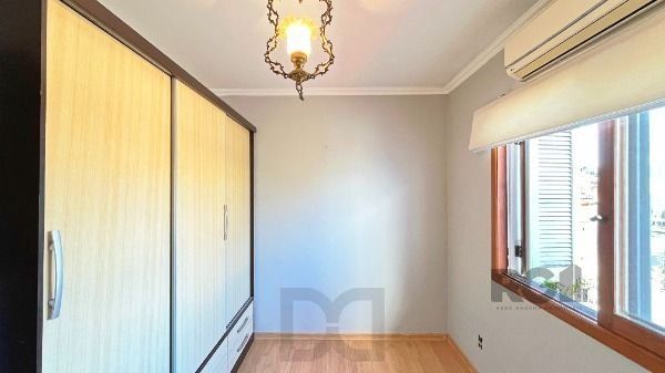 Casa em Porto Alegre, no bairro Espírito Santo, com 3 dormitório(s), e 3 banheiros, à venda. — foto 25