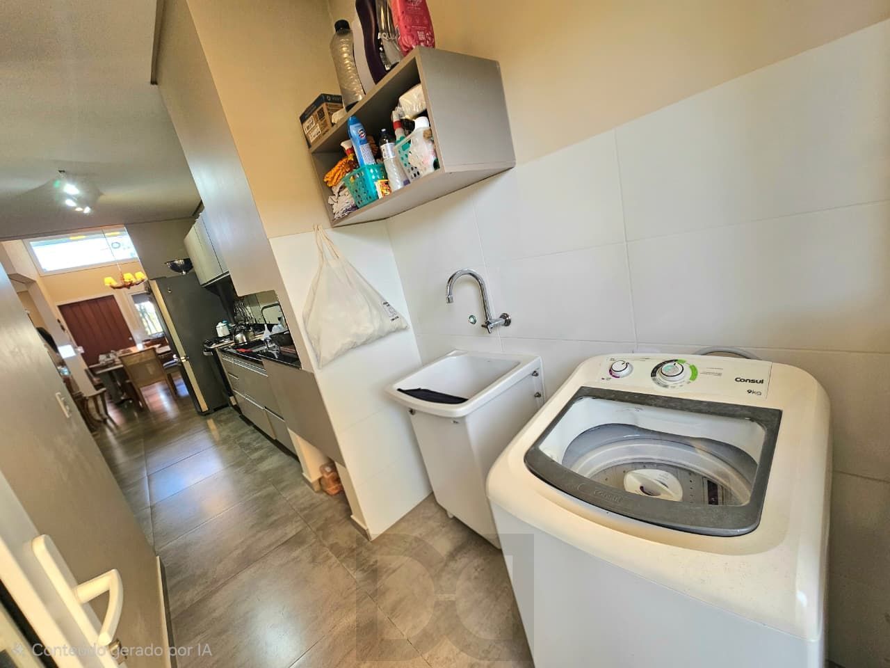 Casa térrea mobiliada de 3 dormitórios com uma suíte no bairro Aberta dos Morros — foto 14