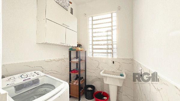 Casa em Porto Alegre, no bairro Medianeira, com 3 dormitório(s), e 3 banheiros, à venda. — foto 14
