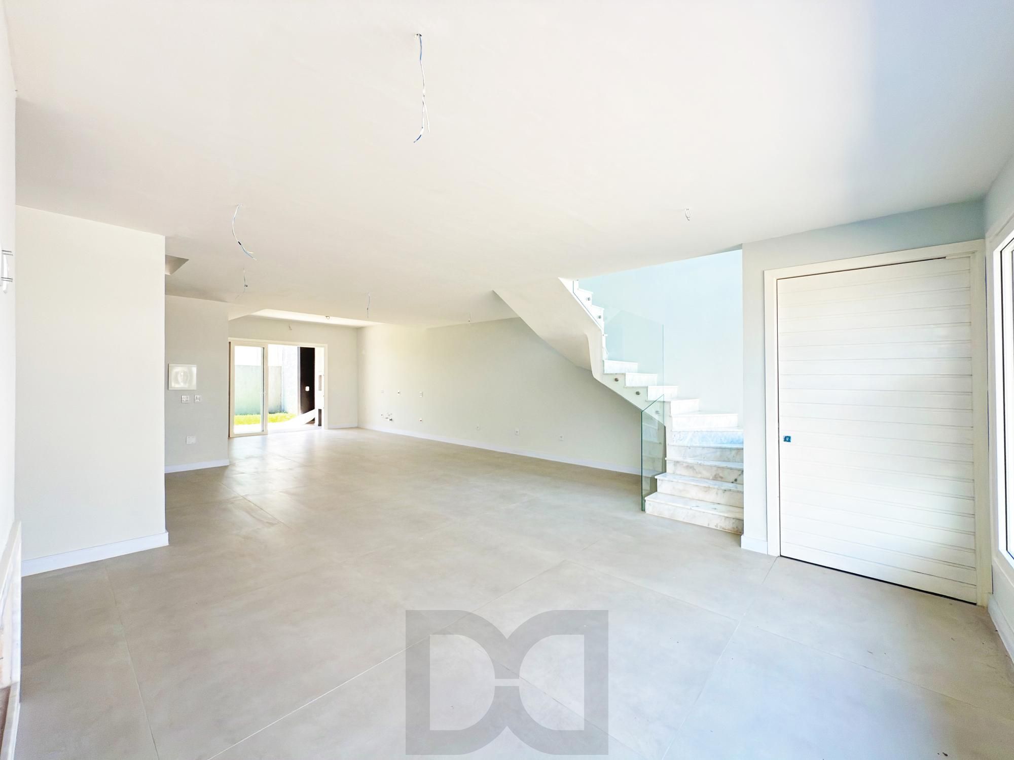 Casa 4 dormitórios( 1 dorm térreo) no Condomínio Villa Amalfi, na zona sul de Porto Alegre. — foto 3