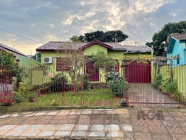 Casa em Porto Alegre, no bairro Ipanema, com 2 dormitório(s), e 2 banheiros, à venda. — foto 2