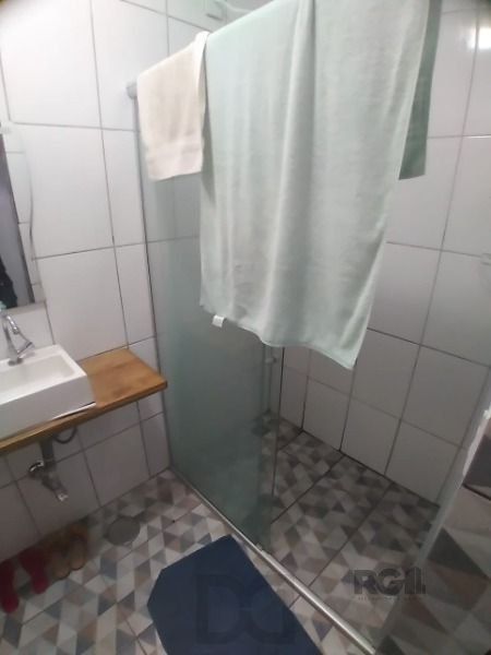 Casa em Porto Alegre, no bairro Hípica, com 2 dormitório(s), e 2 banheiros, à venda. — foto 8