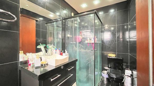 Casa em Porto Alegre, no bairro Hípica, com 3 dormitório(s), e 3 banheiros, à venda. — foto 34