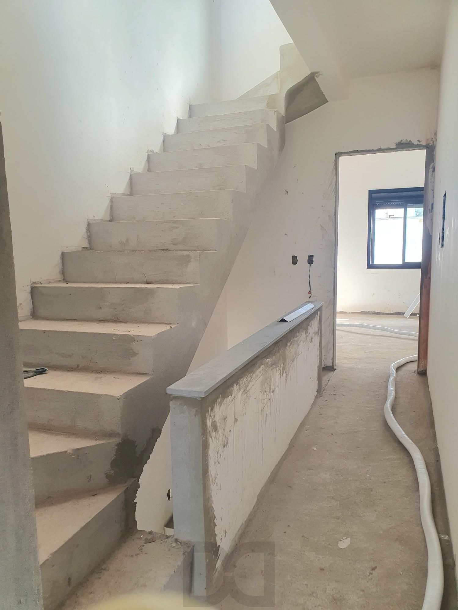 Casa em Porto Alegre, no bairro Hípica, com 2 dormitório(s), e 2 banheiros, à venda. — foto 3