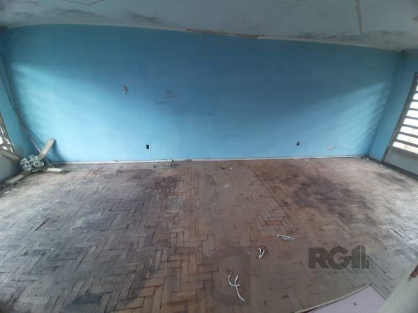 Casa em Porto Alegre, no bairro Cristal, com 4 dormitório(s), e 4 banheiros, à venda. — foto 18
