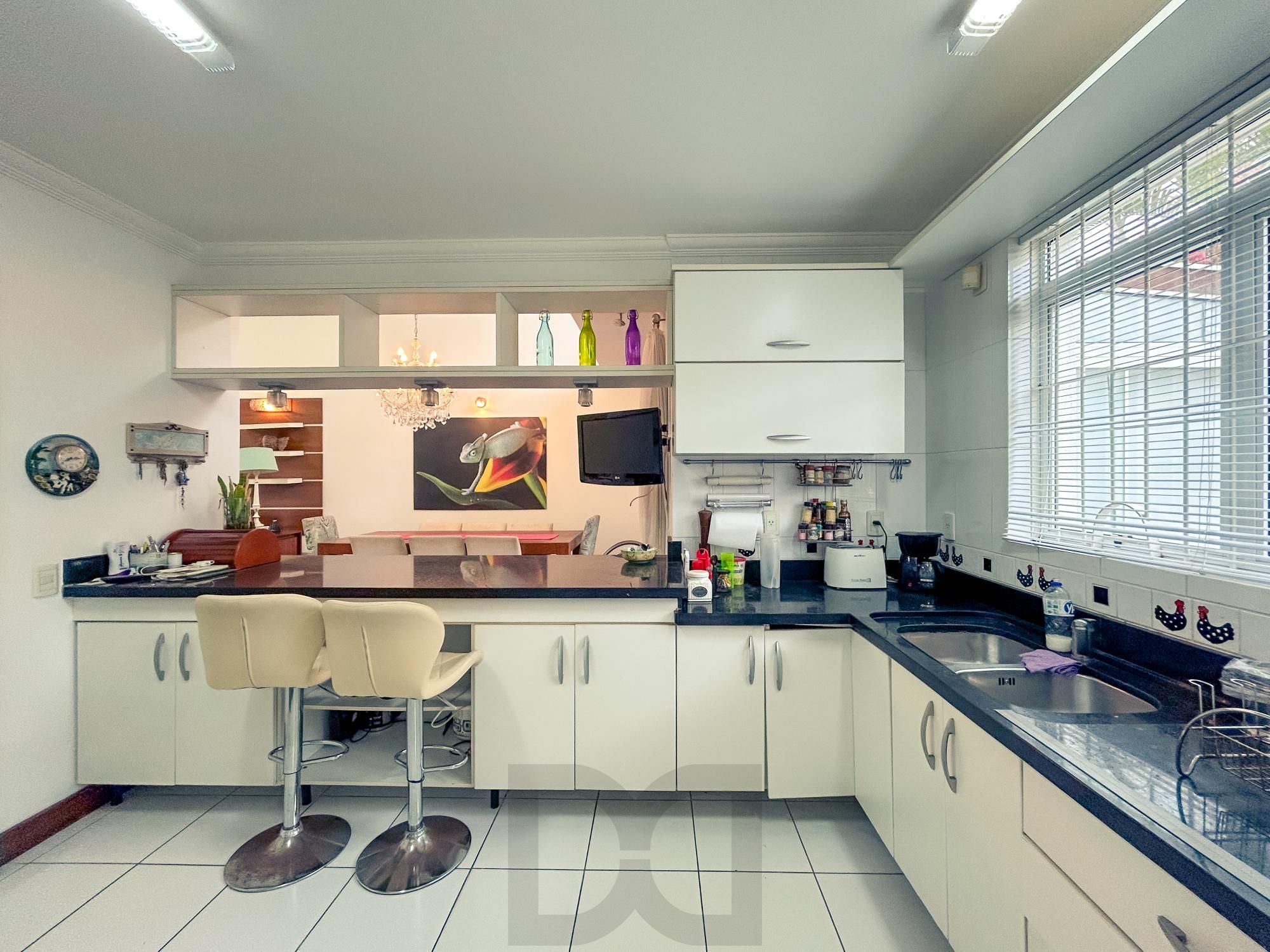 Casa em Porto Alegre, no bairro Espírito Santo, com 3 dormitório(s), e 3 banheiros, à venda. — foto 13