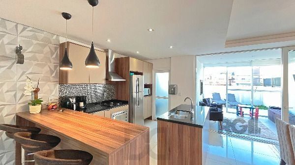 Casa em Porto Alegre, no bairro Hípica, com 3 dormitório(s), e 3 banheiros, à venda. — foto 15