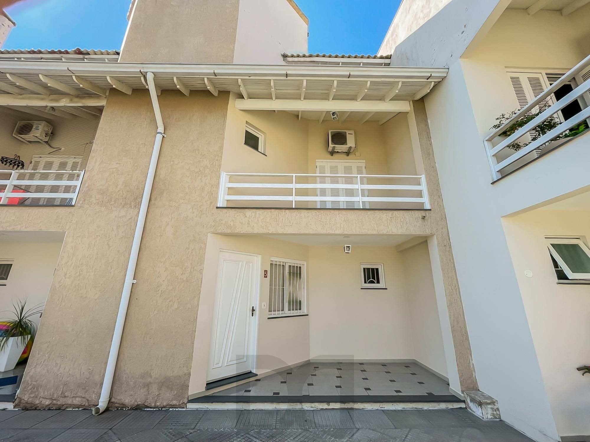 Excelente sobrado 03 dormitórios em Condominio fechado com vaga dupla - Altos de Santa Rita — foto 2
