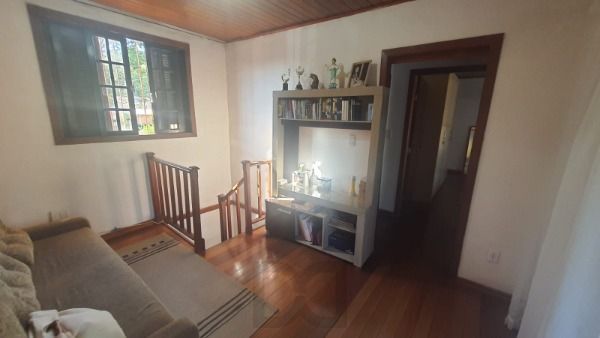 Casa em Porto Alegre, no bairro Nonoai, com 3 dormitório(s), e 3 banheiros, à venda. — foto 21