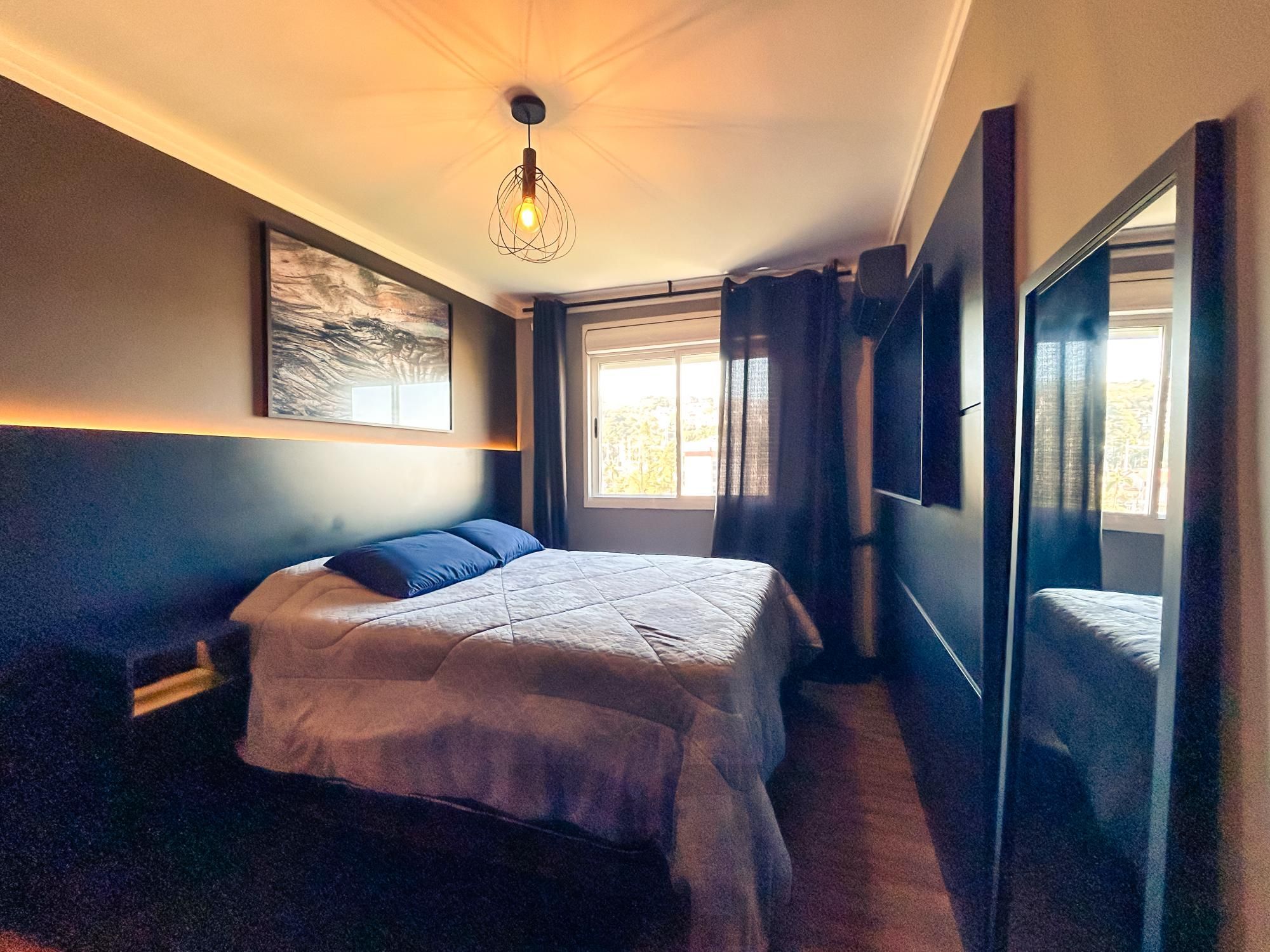 Apartamento mobiliado de 2 dormitórios com 1 suíte no bairro Cristal — foto 25