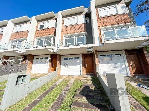 Sobrado para Venda - 100m², 3 dormitórios, sendo 3 suites, 2 vagas - Portal Do Guarujá — foto 1