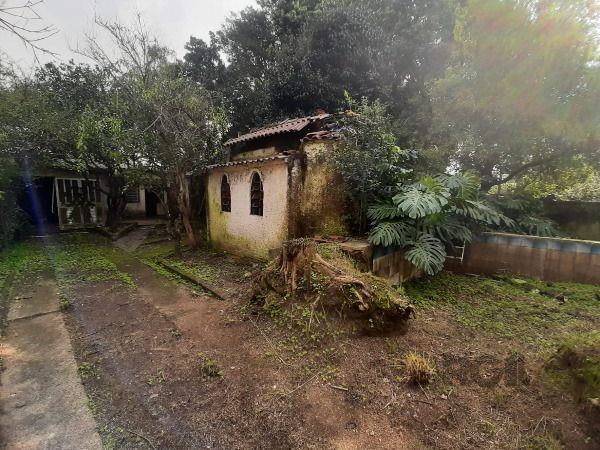 Casa em Porto Alegre, no bairro Cristal, com 4 dormitório(s), e 4 banheiros, à venda. — foto 36