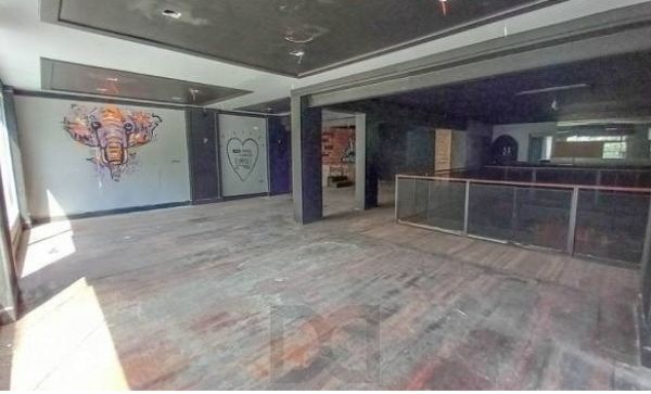 Casa Comercial em Porto Alegre, no bairro Moinhos de Vento, e 0 banheiros, à venda. — foto 6