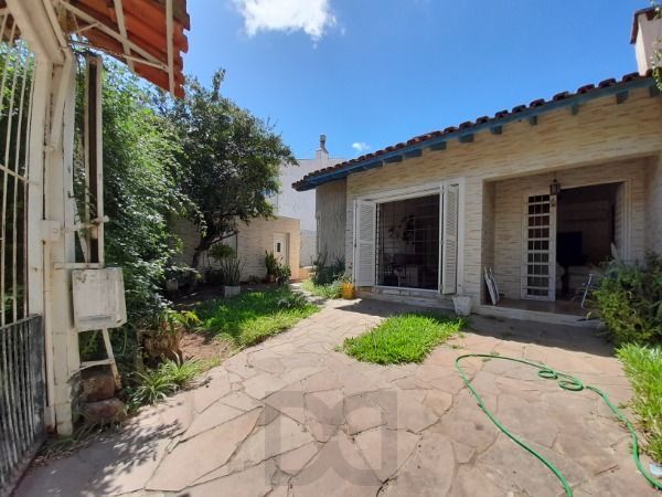Casa para Venda - 136.31m², 3 dormitórios, sendo 1 suites, 2 vagas - Guarujá — foto 1