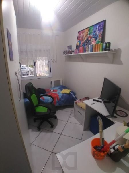 Casa em Porto Alegre, no bairro Hípica, com 2 dormitório(s), e 2 banheiros, à venda. — foto 4