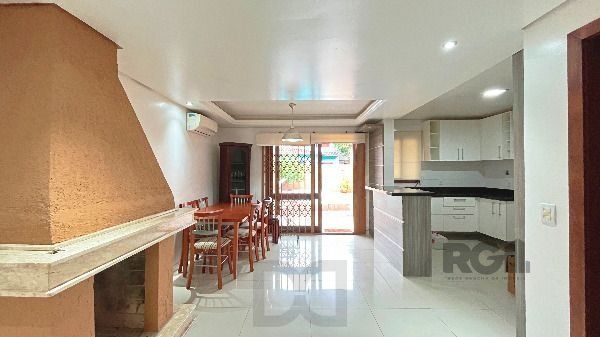 Casa em Porto Alegre, no bairro Hípica, com 3 dormitório(s), e 3 banheiros, à venda. — foto 6