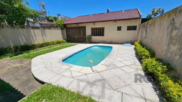 Casa térrea 3 dormitórios + escritório espaço gourmet e piscina terreno 11,00 x 40,00 bairro Camaquã ! — foto 24