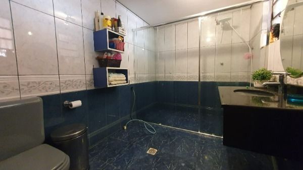 Casa em Porto Alegre, no bairro Espírito Santo, com 4 dormitório(s), e 4 banheiros, à venda. — foto 8