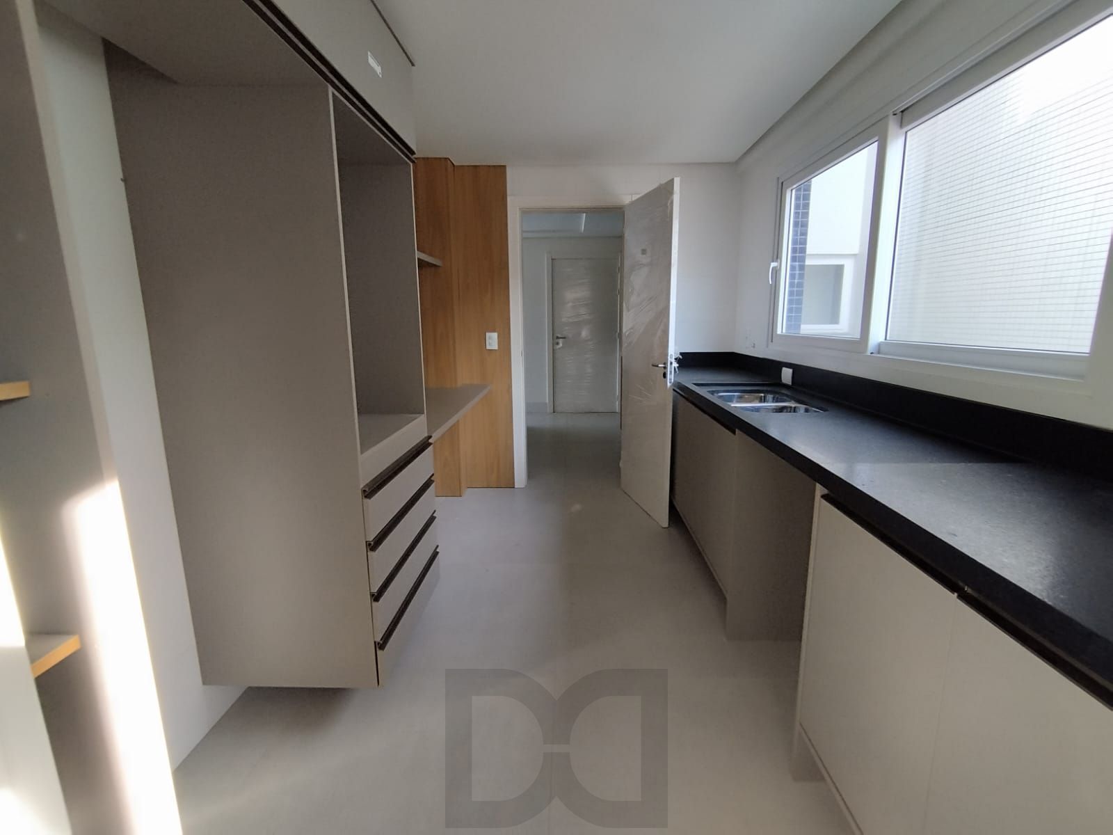 Apartamento - 3 dormitórios, sendo 3 suites, 4 vagas - Vila Assunção — foto 8