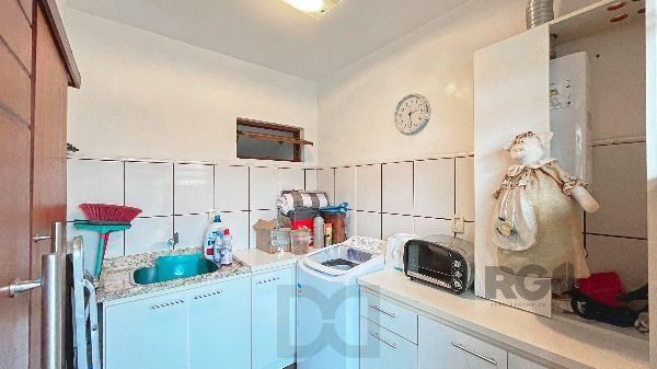 Casa em Porto Alegre, no bairro Hípica, com 3 dormitório(s), e 3 banheiros, à venda. — foto 19