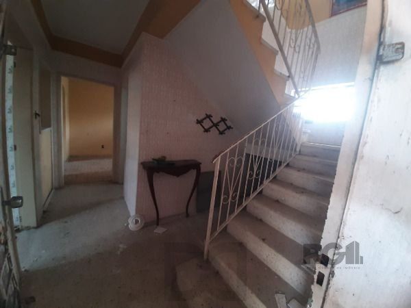 Casa em Porto Alegre, no bairro Cristal, com 4 dormitório(s), e 4 banheiros, à venda. — foto 15