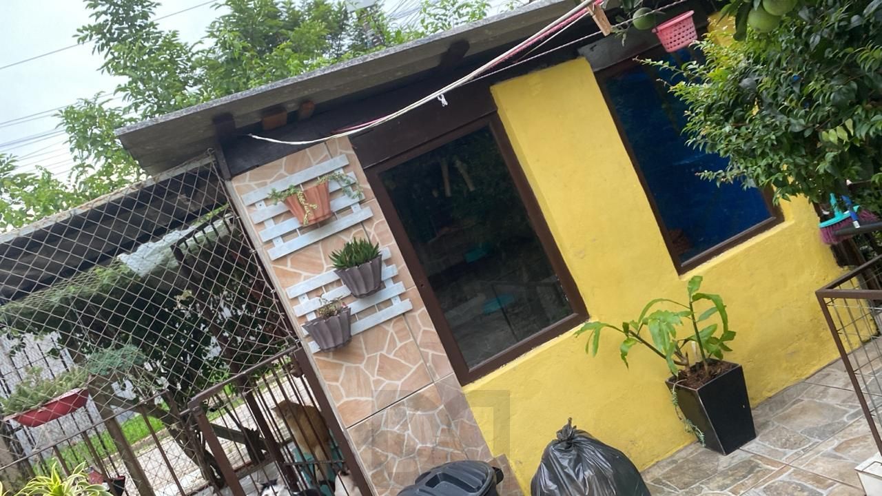 Casa de Esquina à Venda na Restinga – Imóvel Dividido em Duas Residências — foto 16