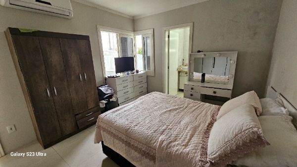 Casa em Porto Alegre, no bairro Hípica, com 3 dormitório(s), e 3 banheiros, à venda. — foto 18