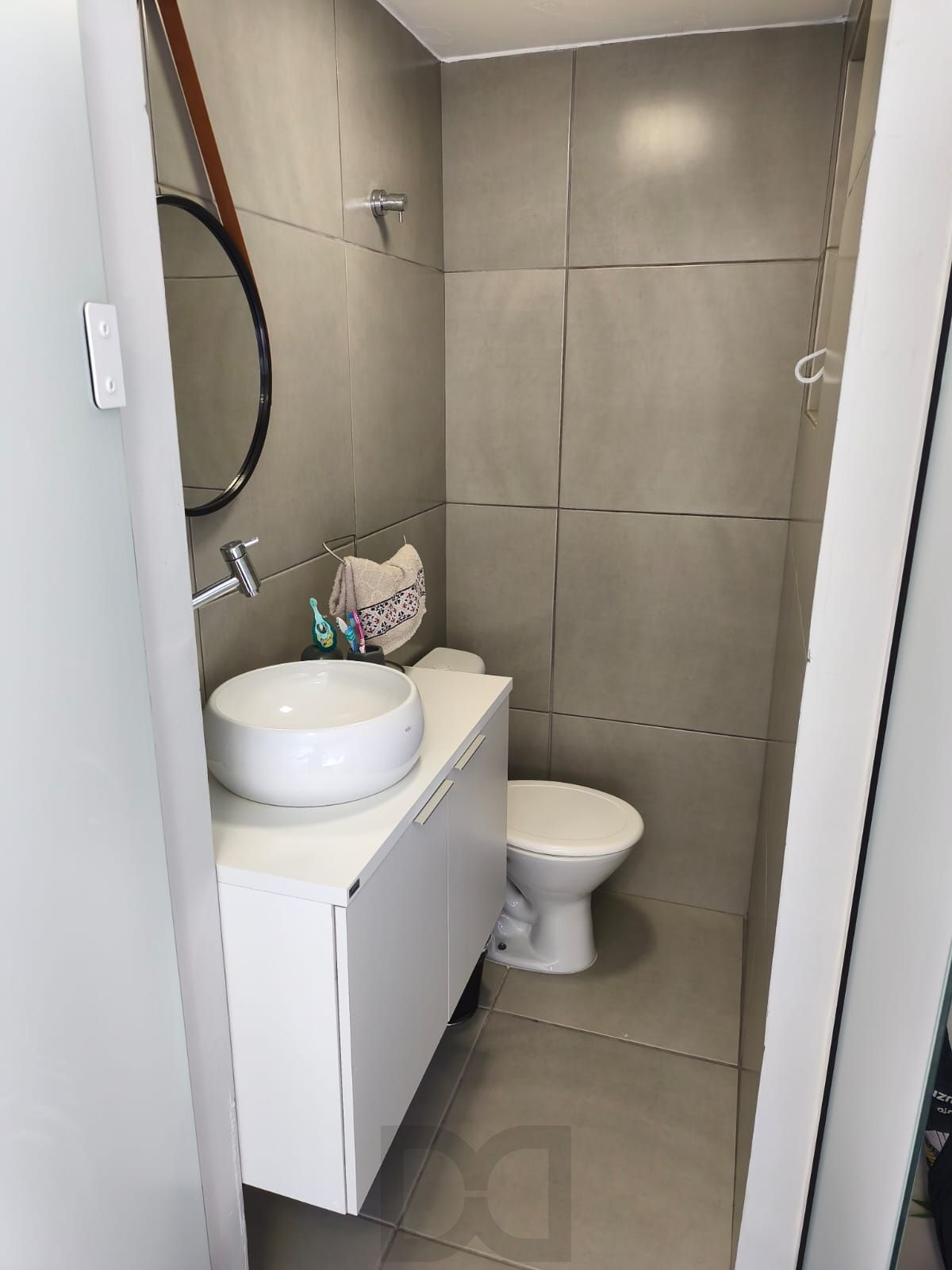 Excelente apto reformado 2 dormitórios com dependência de empregada — foto 15