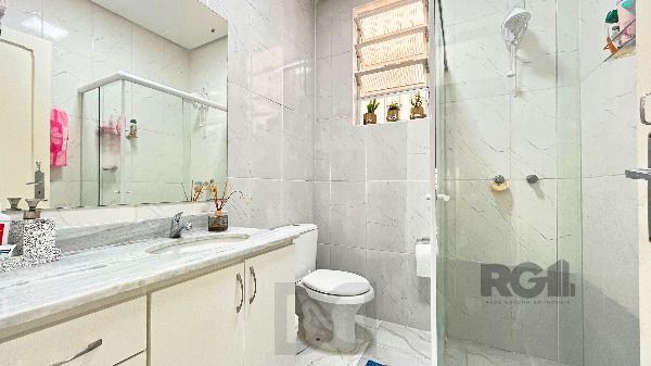 Casa em Porto Alegre, no bairro Medianeira, com 3 dormitório(s), e 3 banheiros, à venda. — foto 9