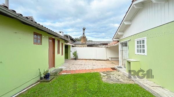Casa em Porto Alegre, no bairro Guarujá, com 2 dormitório(s), e 2 banheiros, à venda. — foto 29