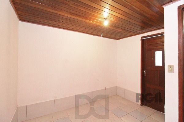 Casa em Porto Alegre, no bairro Guarujá, com 2 dormitório(s), e 2 banheiros, à venda. — foto 37