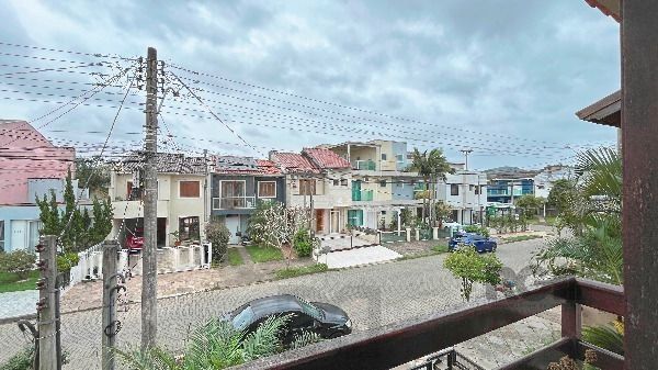 Casa em Porto Alegre, no bairro Hípica, com 3 dormitório(s), e 3 banheiros, à venda. — foto 37
