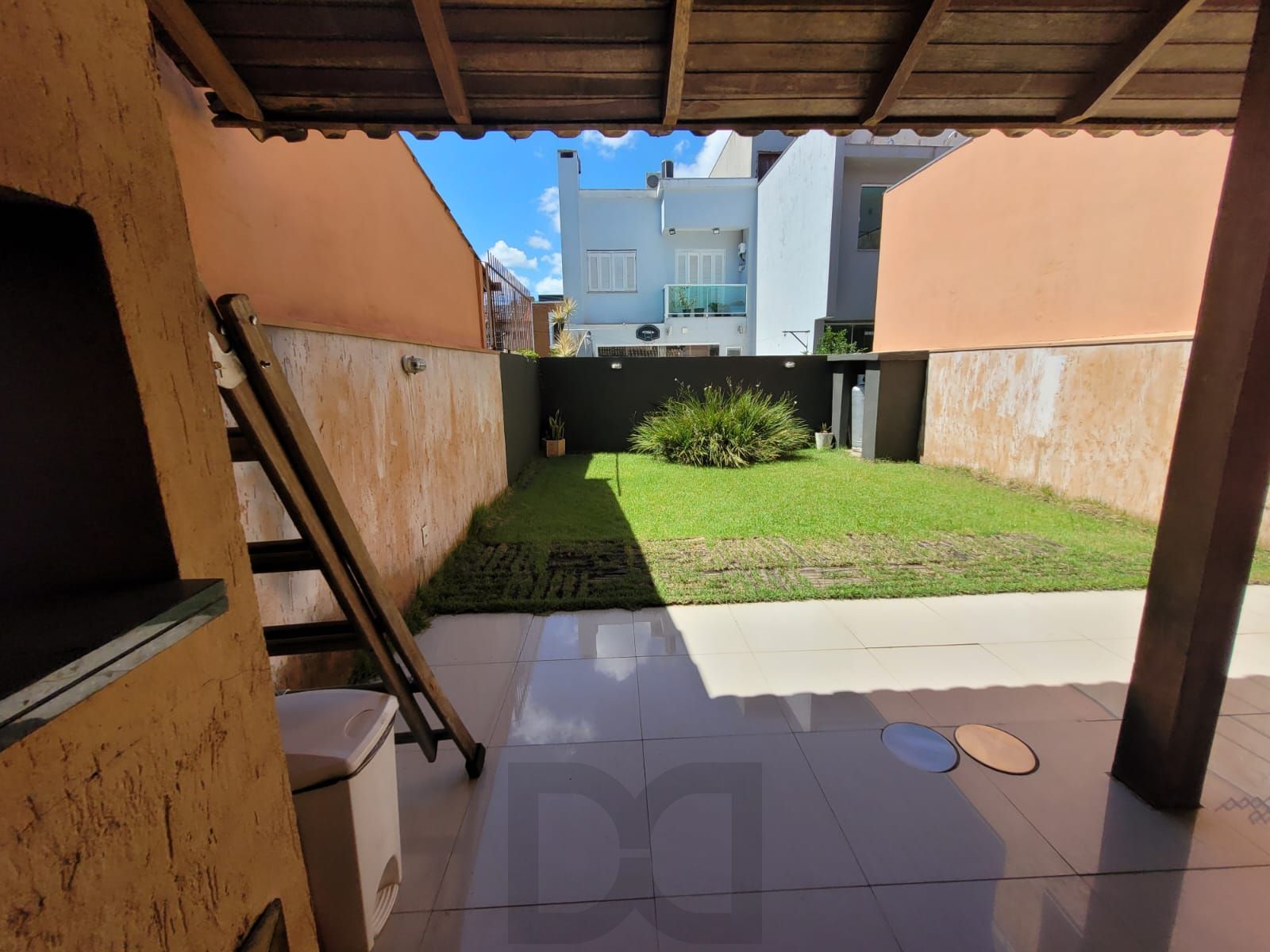 Casa Mobiliada com 3 Dormitórios à Venda — foto 10