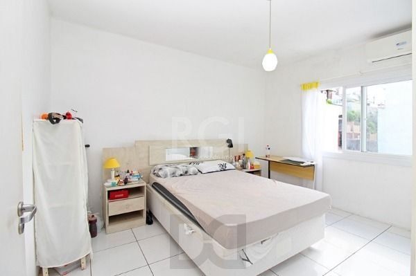Casa em Porto Alegre, no bairro Aberta dos Morros, com 3 dormitório(s), e 3 banheiros, à venda. — foto 18
