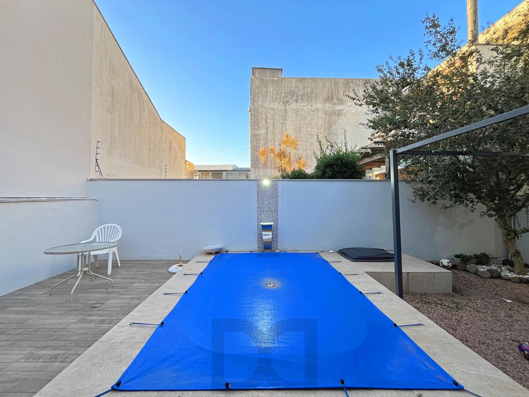 Casa para Venda - 270m², 3 dormitórios, sendo 1 suites, 2 vagas - Guarujá — foto 33