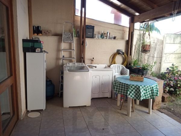 Casa em Porto Alegre, no bairro Teresópolis, com 2 dormitório(s), e 2 banheiros, à venda. — foto 16