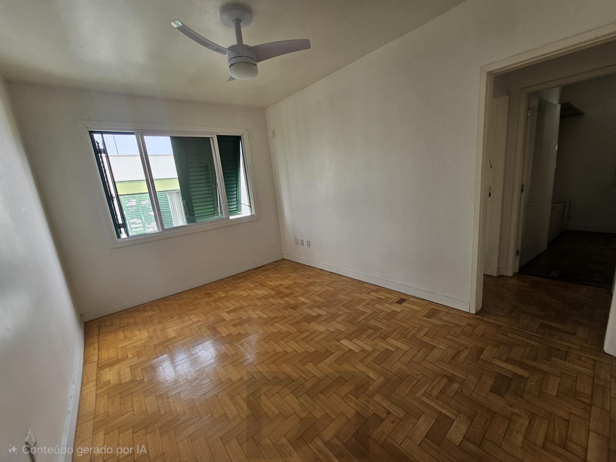 Apartamento com 73,00m² privativos reformado 2 dormitórios dependência de empregada 2 banheiros c/ churrasqueira a 50mts da Av. Bento Gonçalves ! — foto 2